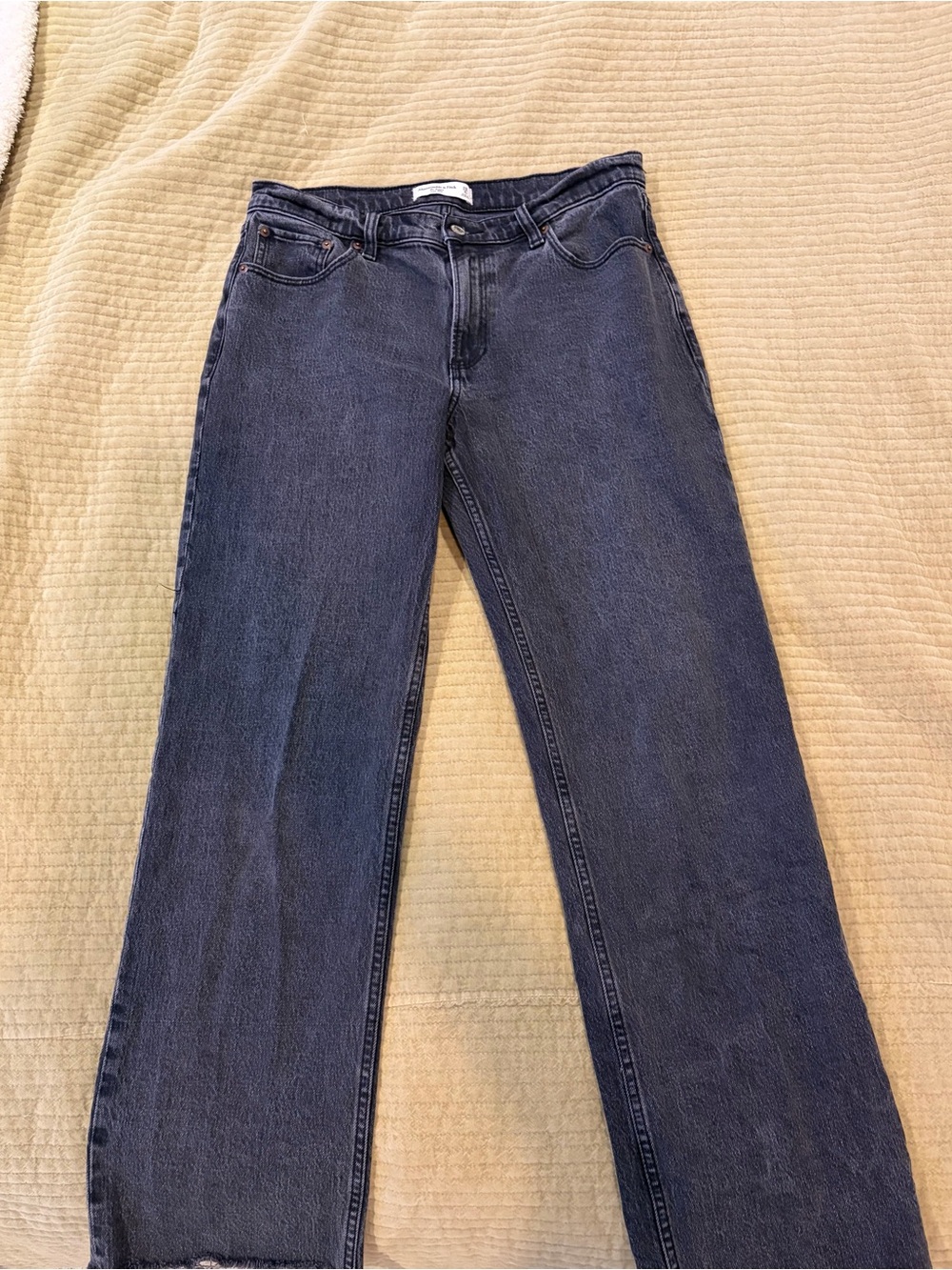 Classic Mid-Rise Straight Jeans in Black Denim